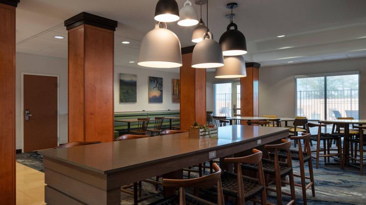 Fairfield Inn & Suites Redding Restaurant