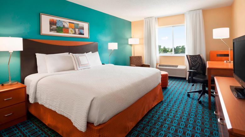 <b>Fairfield Inn & Suites Lansing West Room</b>. Images powered by <a href="https://www.leonardoworldwide.com/" title="Leonardo Worldwide" target="_blank">Leonardo</a>.