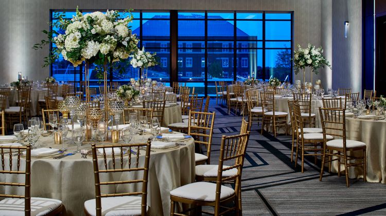 UNC Charlotte Marriott Hotel & Conf Ctr Lobby