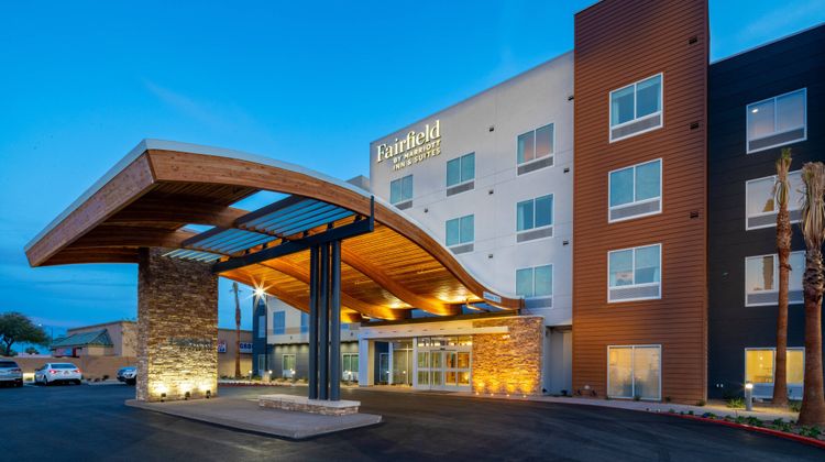 Fairfield Inn & Suites Las Vegas NW Exterior