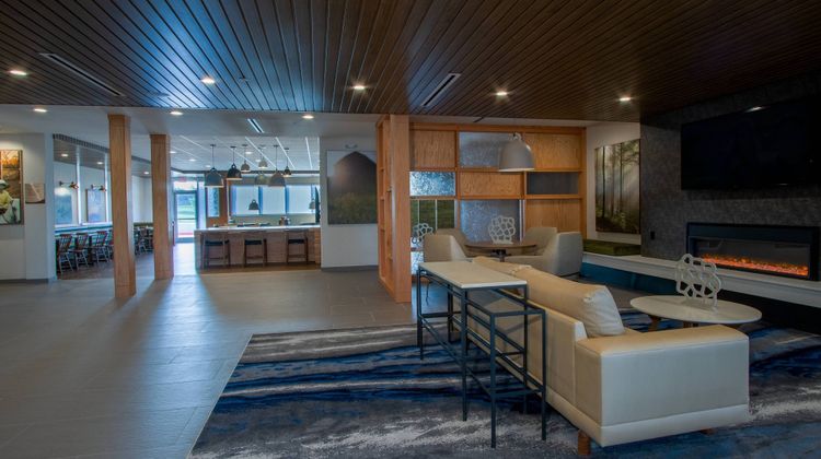 Fairfield by Marriott Inn & Suites Lobby