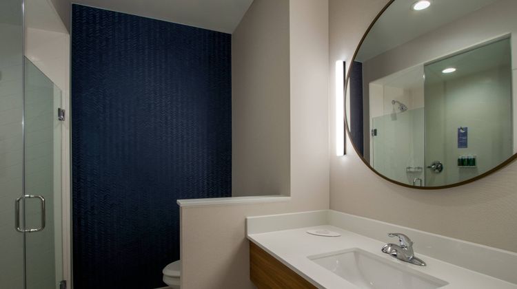 Fairfield by Marriott Inn & Suites Room