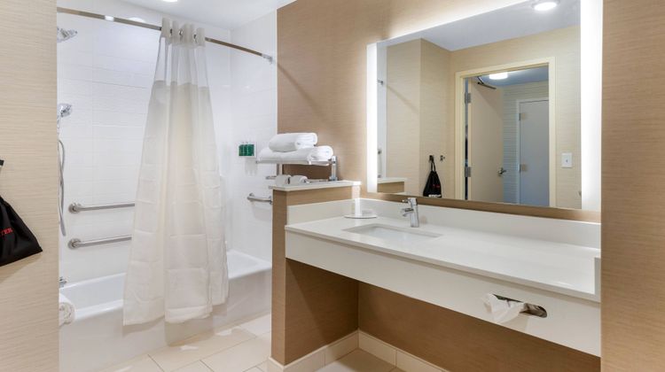 Fairfield Inn & Suites Mebane Suite