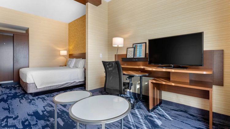 Fairfield Inn & Suites Mebane Suite