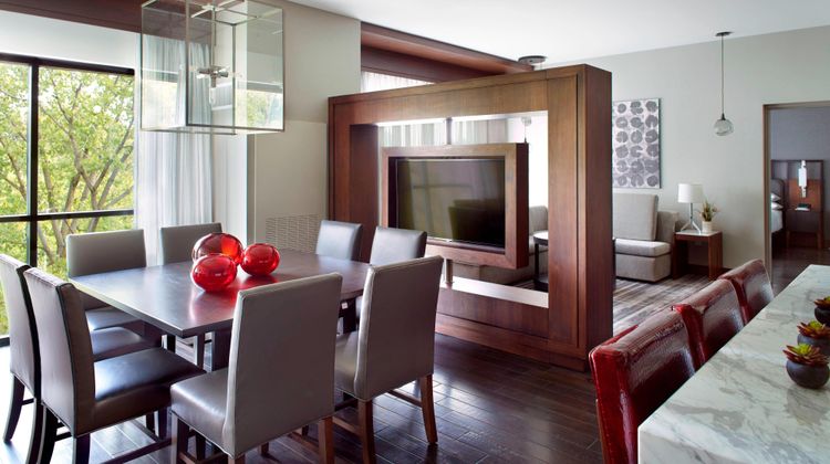 Marriott Columbus OSU Suite