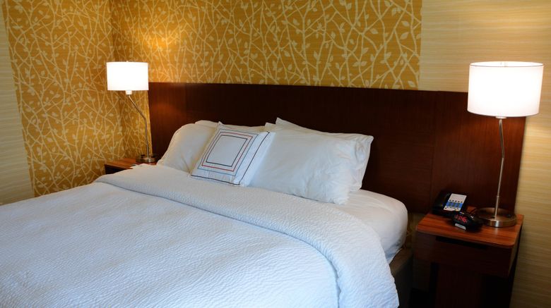 <b>Fairfield Inn & Suites Somerset Room</b>. Images powered by <a href="https://www.leonardoworldwide.com/" title="Leonardo Worldwide" target="_blank">Leonardo</a>.