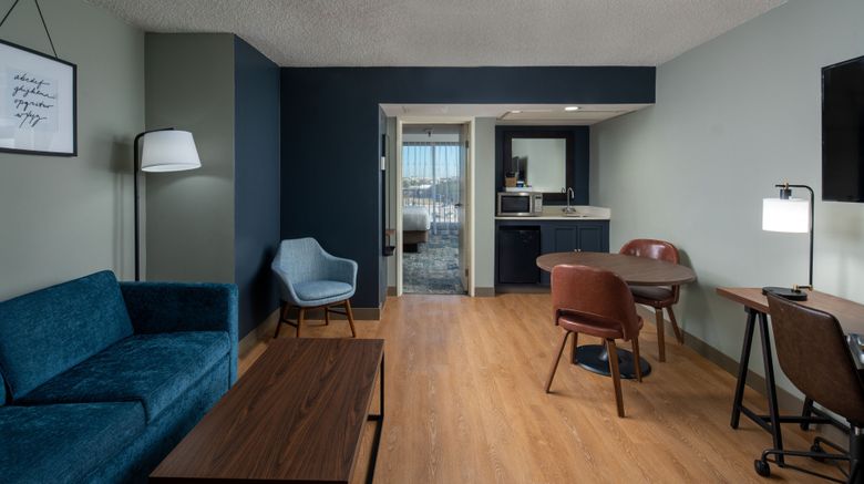<b>Four Points Suites Tampa Arpt Westshore Room</b>. Images powered by <a href="https://www.leonardoworldwide.com/" title="Leonardo Worldwide" target="_blank">Leonardo</a>.