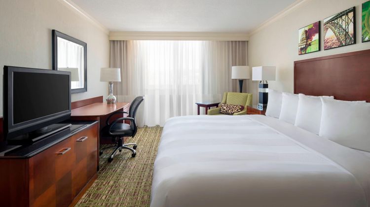 Charleston Marriott Town Center Room