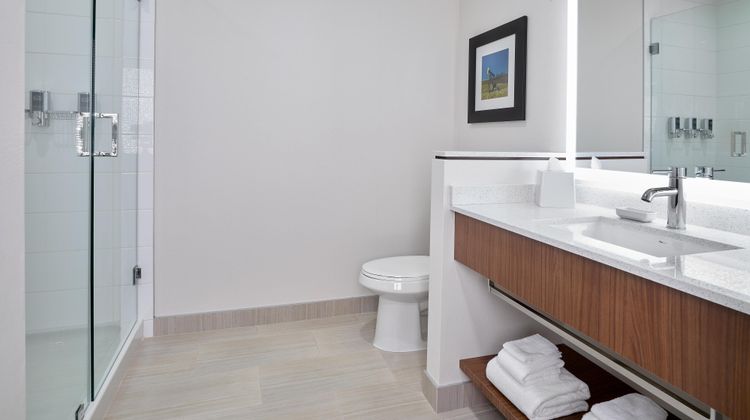 Four Points by Sheraton Edmonton West Room