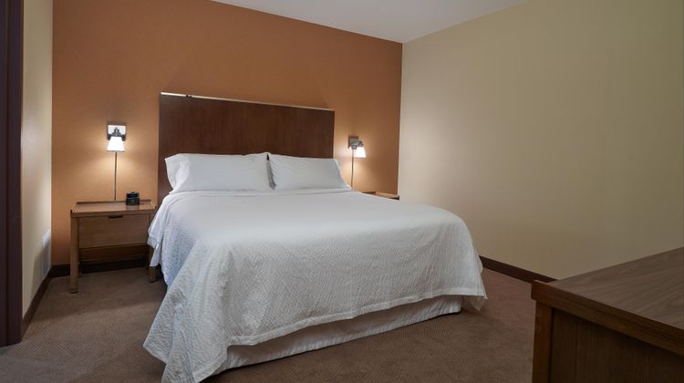 Four Points by Sheraton Sherwood Park Pool