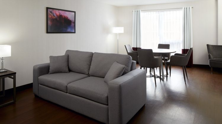 Four Points Levis Convention Centre Suite
