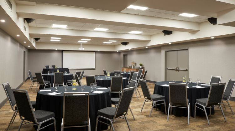 Four Points by Sheraton Windsor Downtown Meeting