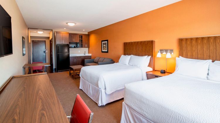 Four Points by Sheraton Grande Prairie Room