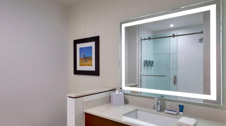 Four Points by Sheraton Grande Prairie Room