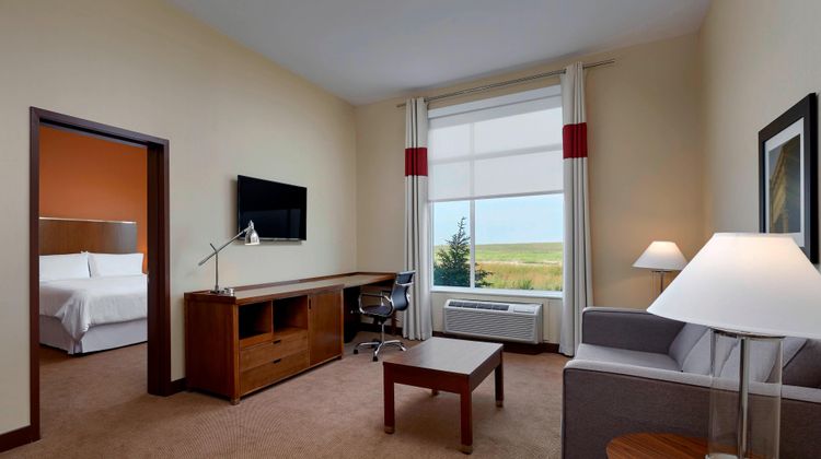 Four Points by Sheraton Grande Prairie Suite