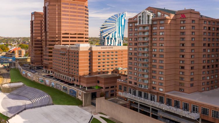Cincinnati Marriott at RiverCenter Exterior