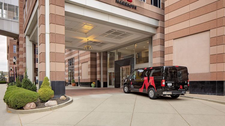 Cincinnati Marriott at RiverCenter Exterior