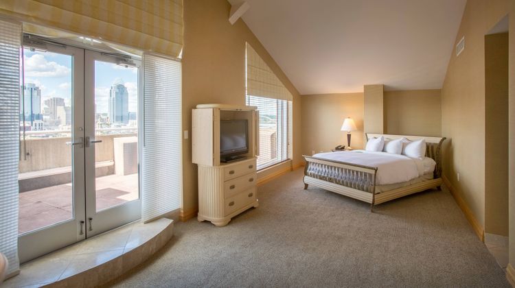 Cincinnati Marriott at RiverCenter Room