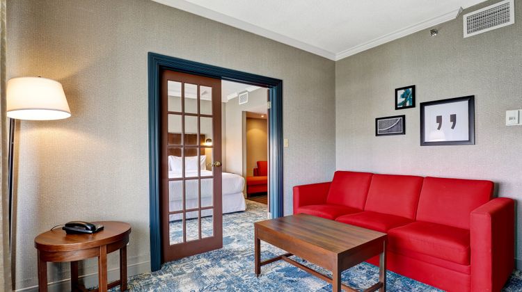 Four Points Sheraton Toronto Mississauga Suite
