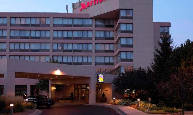 Detroit Marriott Livonia Exterior