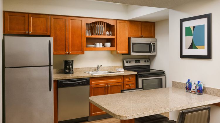Residence Inn Hartford Windsor Room