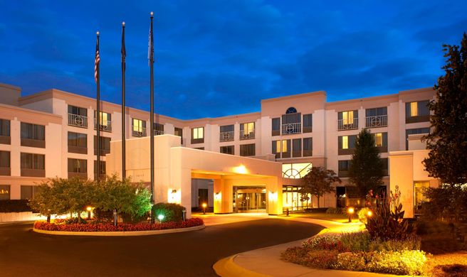 Detroit Metro Airport Marriott Exterior
