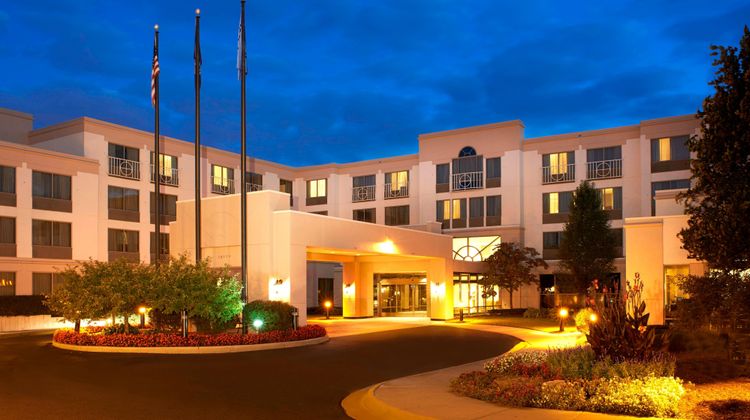 Detroit Metro Airport Marriott Exterior