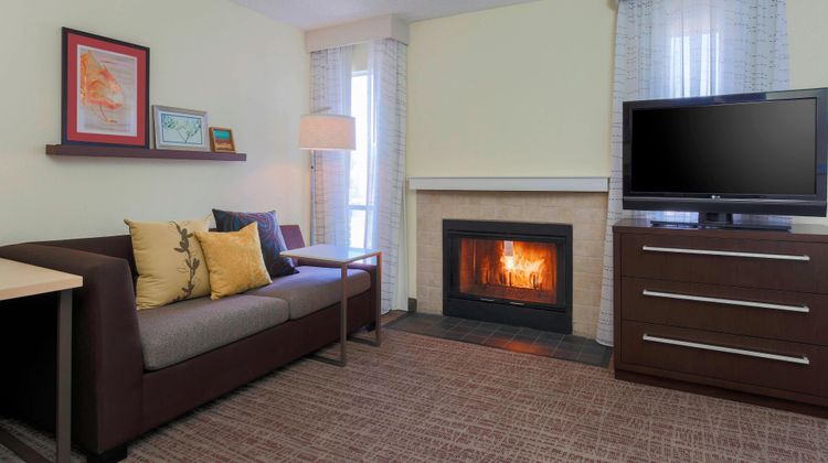 Residence Inn Bakersfield Room
