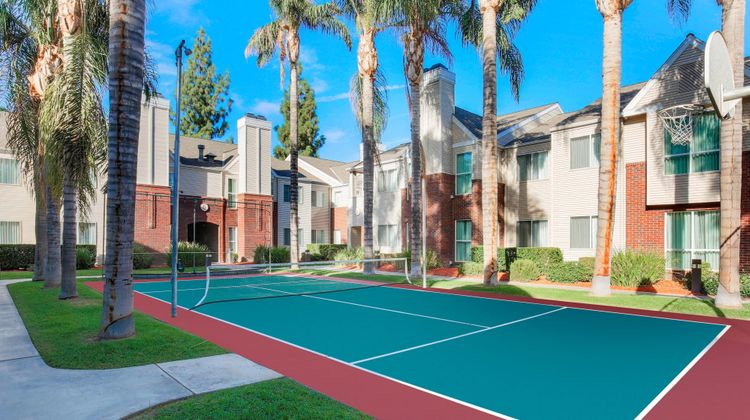 Residence Inn Bakersfield Recreation