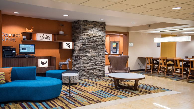 <b>Fairfield Inn & Suites Knoxville/East Lobby</b>. Images powered by <a href="https://www.leonardoworldwide.com/" title="Leonardo Worldwide" target="_blank">Leonardo</a>.