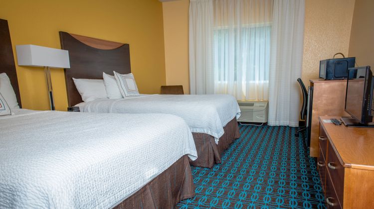 Fairfield Inn & Suites Knoxville/East Room