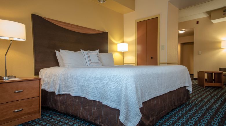 <b>Fairfield Inn & Suites Knoxville/East Room</b>. Images powered by <a href="https://www.leonardoworldwide.com/" title="Leonardo Worldwide" target="_blank">Leonardo</a>.