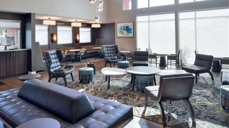 Residence Inn Bakersfield West Lobby