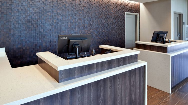 Residence Inn Bakersfield West Lobby