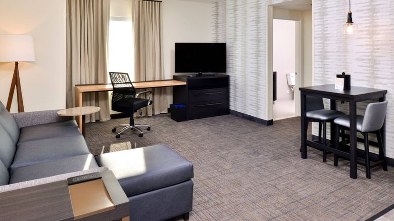 <b>Residence Inn Bakersfield West Room</b>. Images powered by <a href="https://www.leonardoworldwide.com/" title="Leonardo Worldwide" target="_blank">Leonardo</a>.
