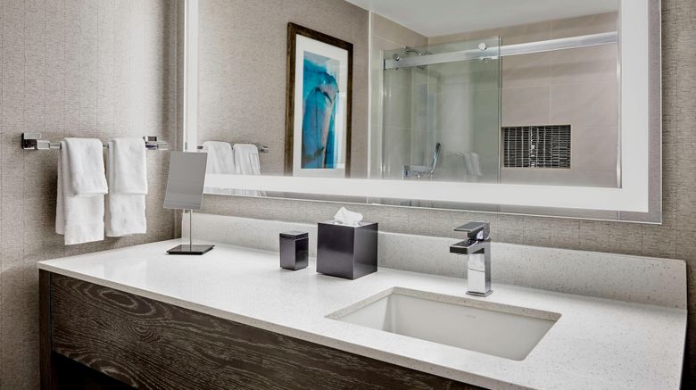 <b>Ventura Beach Marriott Room</b>. Images powered by <a href="https://www.leonardoworldwide.com/" title="Leonardo Worldwide" target="_blank">Leonardo</a>.
