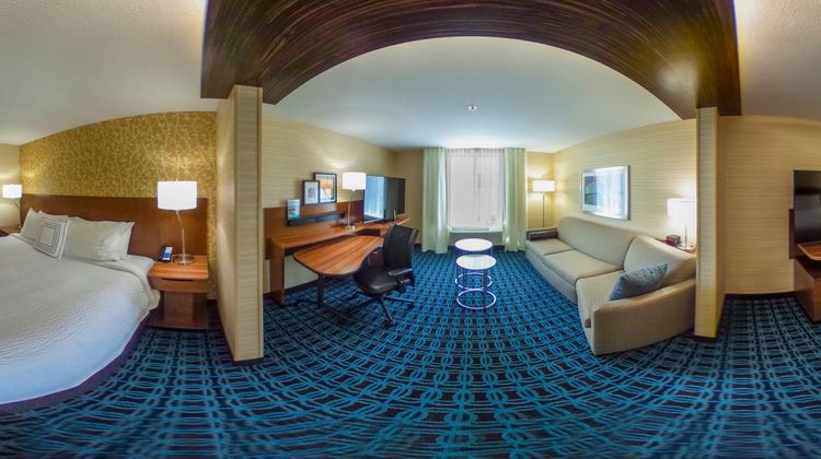 Fairfield Inn & Suites Batesville Suite