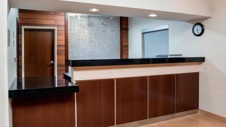 Fairfield Inn & Suites Victoria Lobby