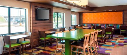 Fairfield Inn & Suites Victoria Lobby