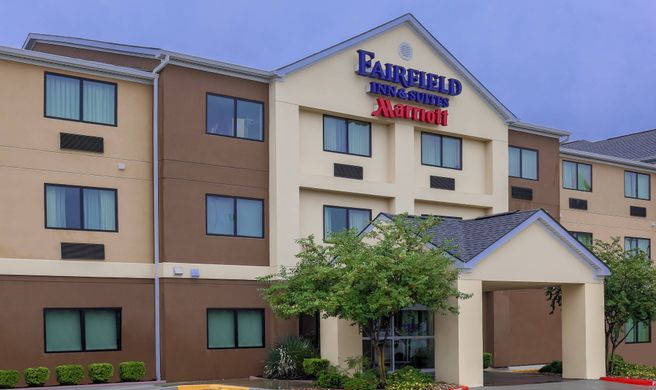 Fairfield Inn & Suites Victoria Exterior