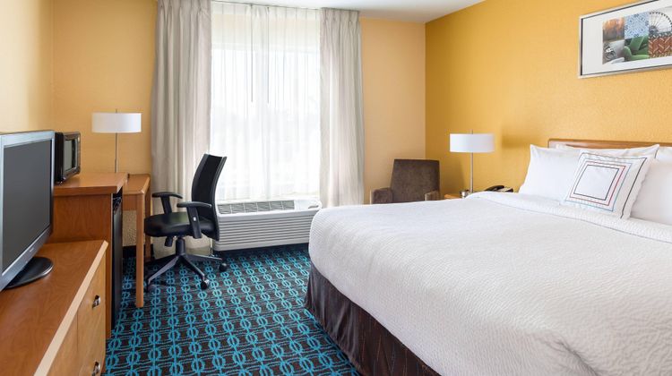 Fairfield Inn & Suites Valparaiso Room