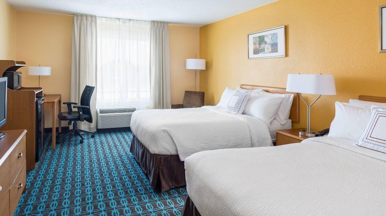 Fairfield Inn & Suites Valparaiso Room