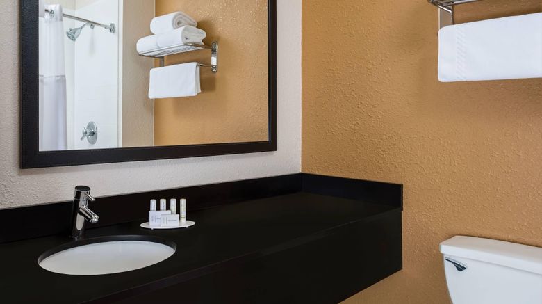 <b>Fairfield Inn & Suites Valparaiso Room</b>. Images powered by <a href="https://www.leonardoworldwide.com/" title="Leonardo Worldwide" target="_blank">Leonardo</a>.