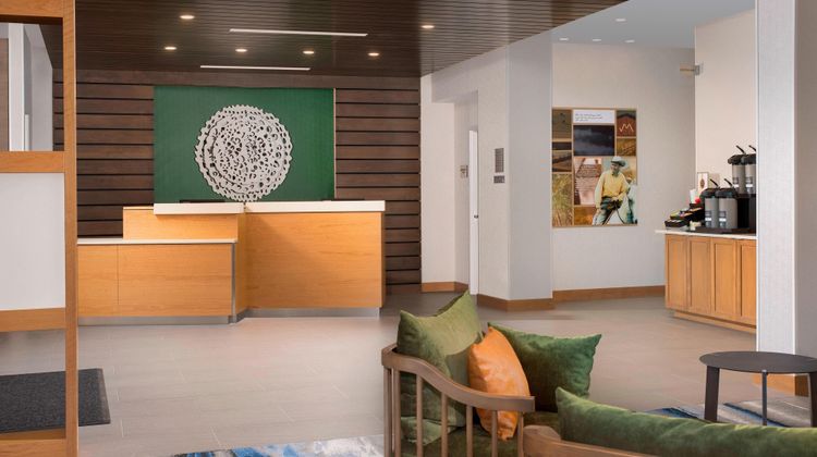 Fairfield Inn & Suites Alexandria West Lobby