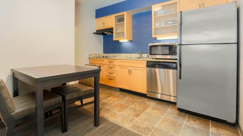 <b>Residence Inn Boston North Shore Room</b>. Images powered by <a href="https://www.leonardoworldwide.com/" title="Leonardo Worldwide" target="_blank">Leonardo</a>.