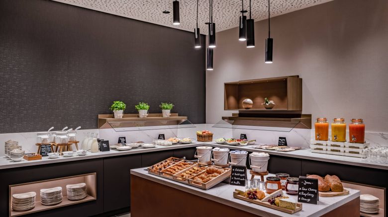 <b>Frankfurt Marriott Hotel Restaurant</b>. Images powered by <a href="https://www.leonardoworldwide.com/" title="Leonardo Worldwide" target="_blank">Leonardo</a>.
