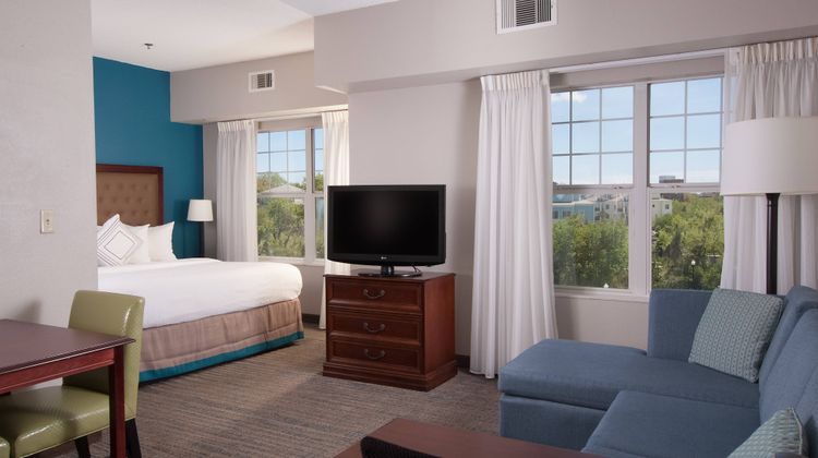 Residence Inn by Marriott Riverview Suite