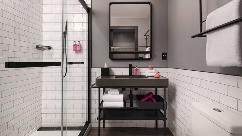 <b>Moxy Nashville Vanderbilt Area Room</b>. Images powered by <a href="https://www.leonardoworldwide.com/" title="Leonardo Worldwide" target="_blank">Leonardo</a>.