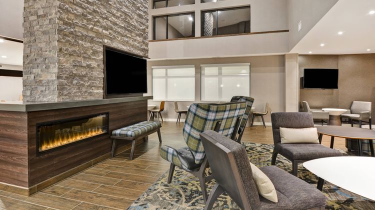Residence Inn Cleveland Airport Lobby