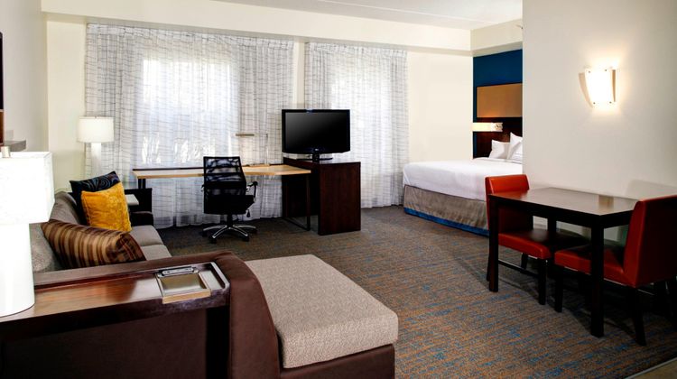 Residence Inn Cleveland Beachwood Suite